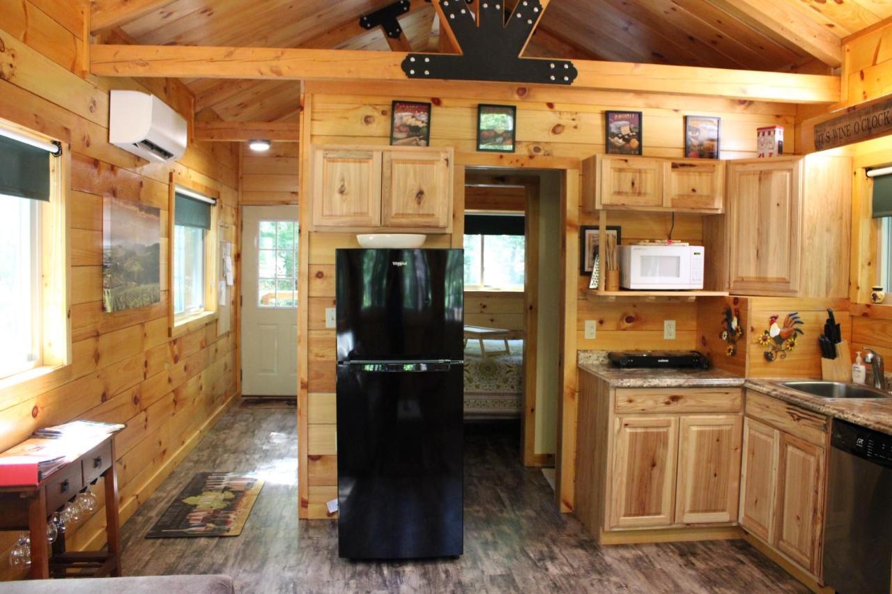 Country Road Cabins Hico Екстериор снимка